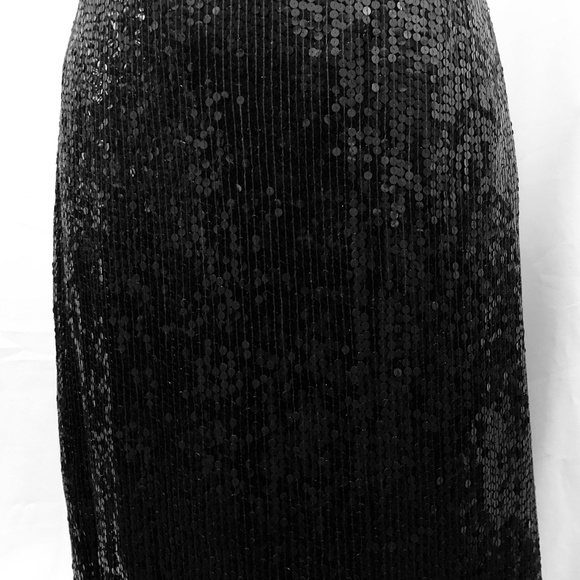 BLACK SEQUIN PULL-ON SKIRT SIZE M-L - Picture 2 of 8